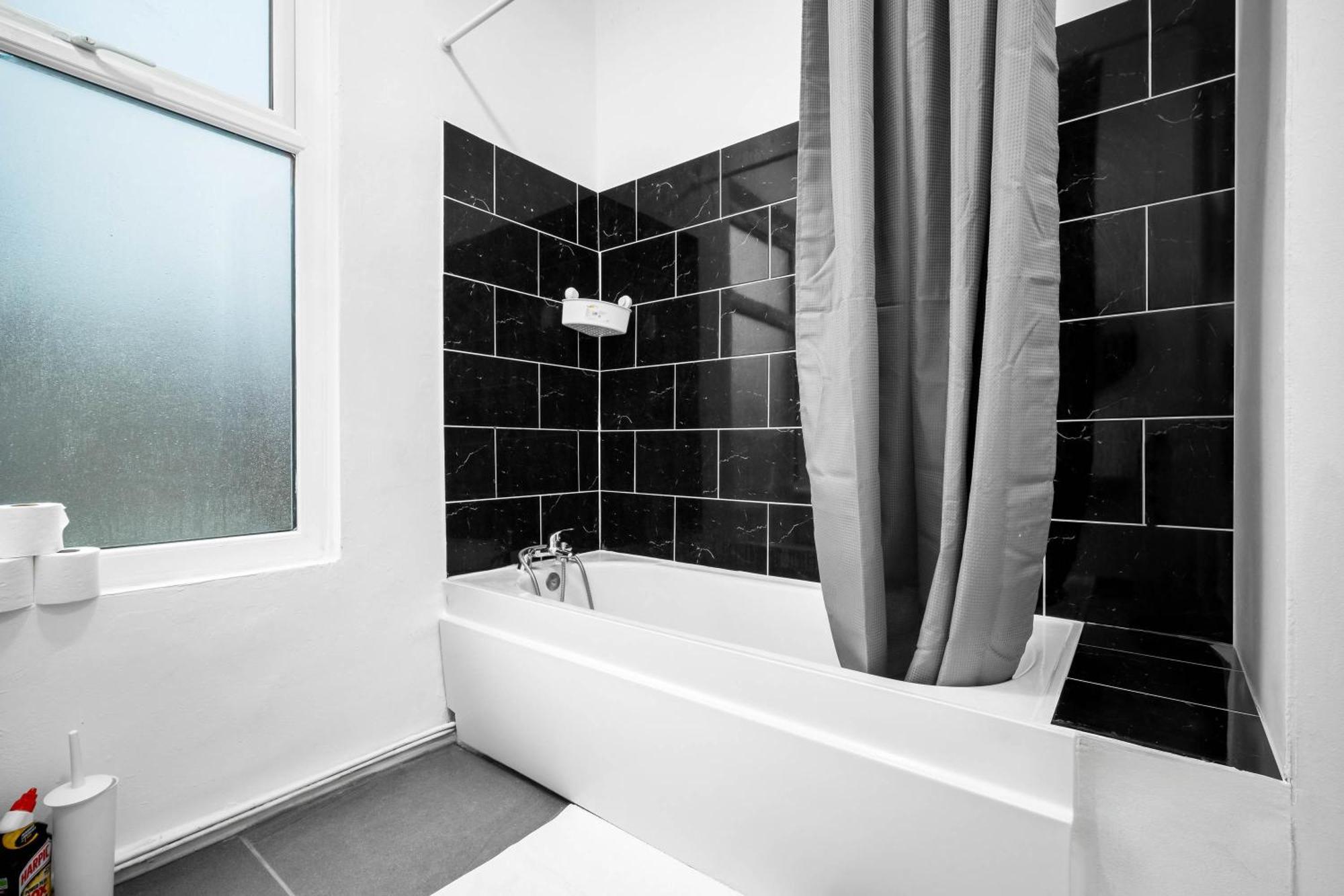 Anfield Four-Bed Spacious Getaway Haus Liverpool Ngoại thất bức ảnh