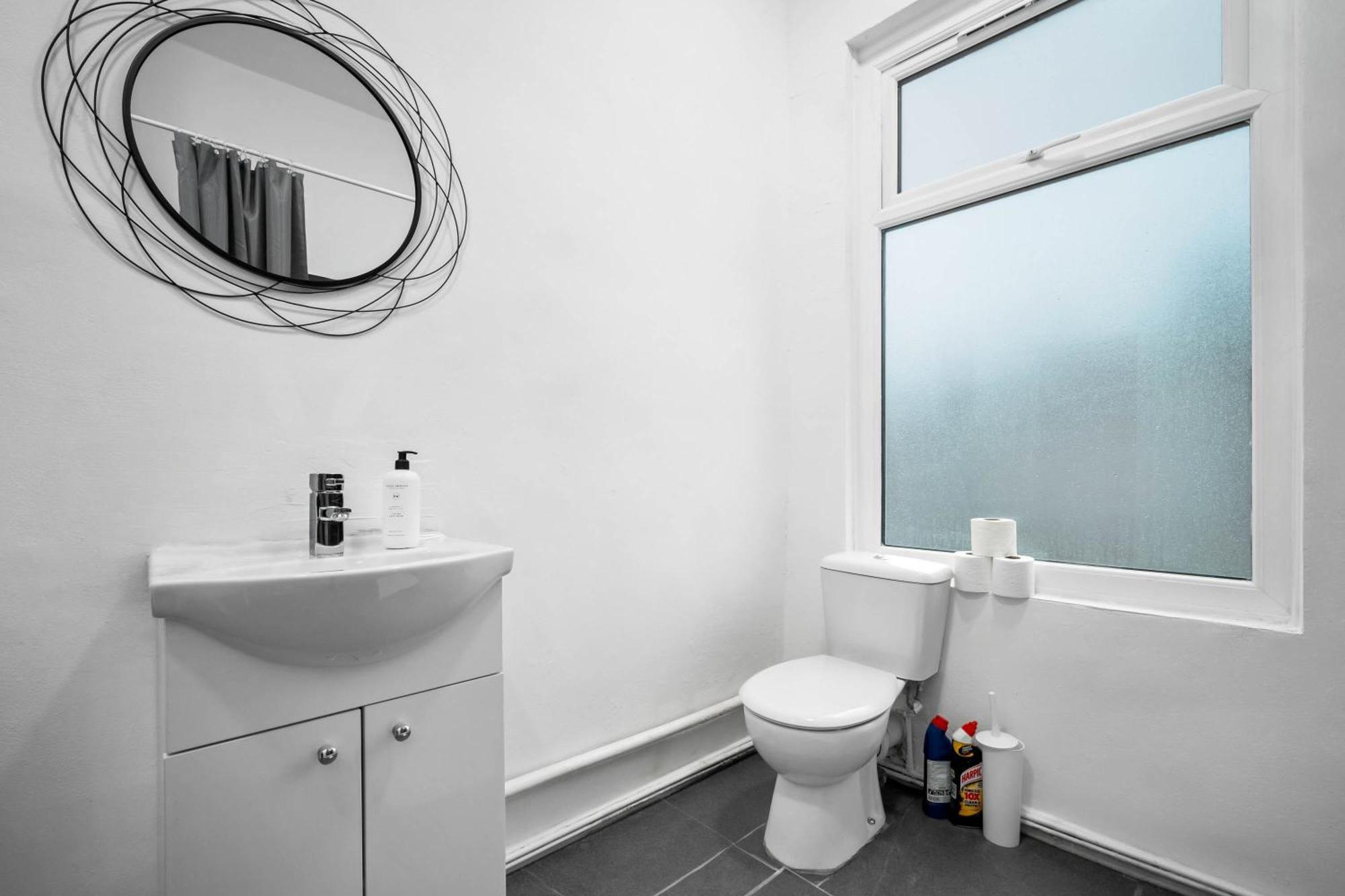 Anfield Four-Bed Spacious Getaway Haus Liverpool Ngoại thất bức ảnh